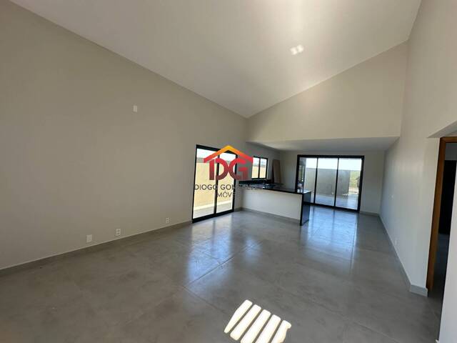 #151 - Casa para Venda em São Pedro da Aldeia - RJ